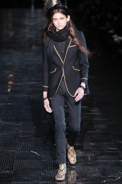 Look 5